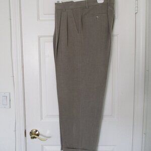 Macy's Reunion Mens Pleated Khaki Green Dress Slack w/ Cuff - Size 36W x 27.5L*